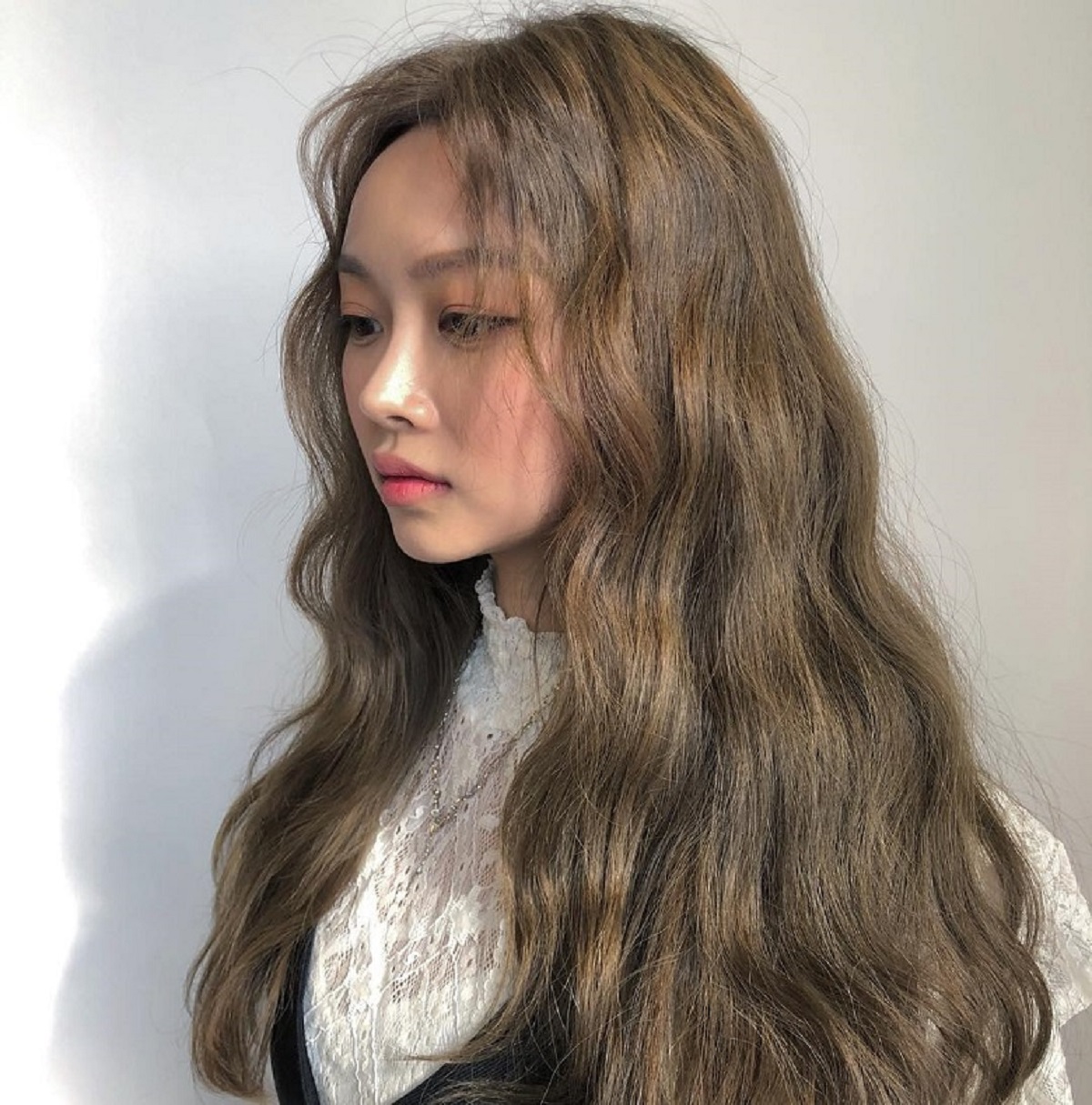 Cô nàng da đen nên nhuộm tóc màu gì tôn da? 