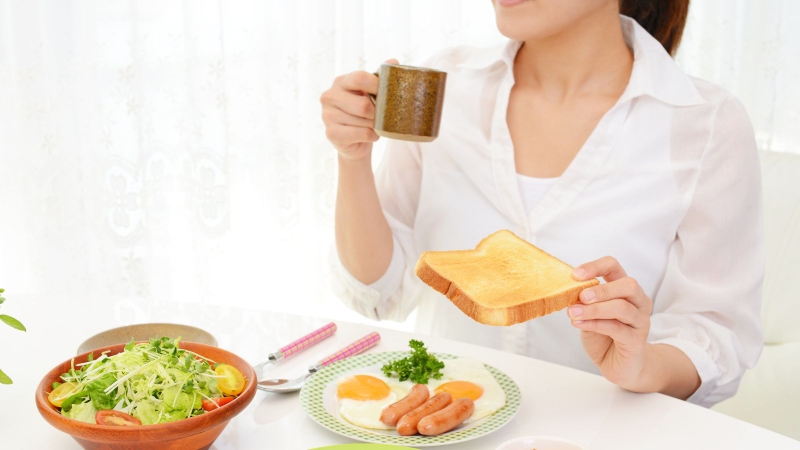 Nhịn ăn sáng có tốt không