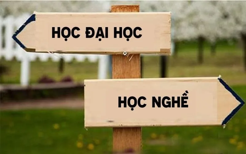 Nên học đại học hay học nghề? Đâu là lựa chọn phù hợp nhất hiện nay?